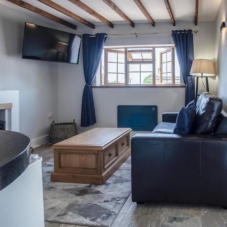 Honeysuckle Cottage - 1 Bedroom Cottage - אמרות' מראה חיצוני תמונה